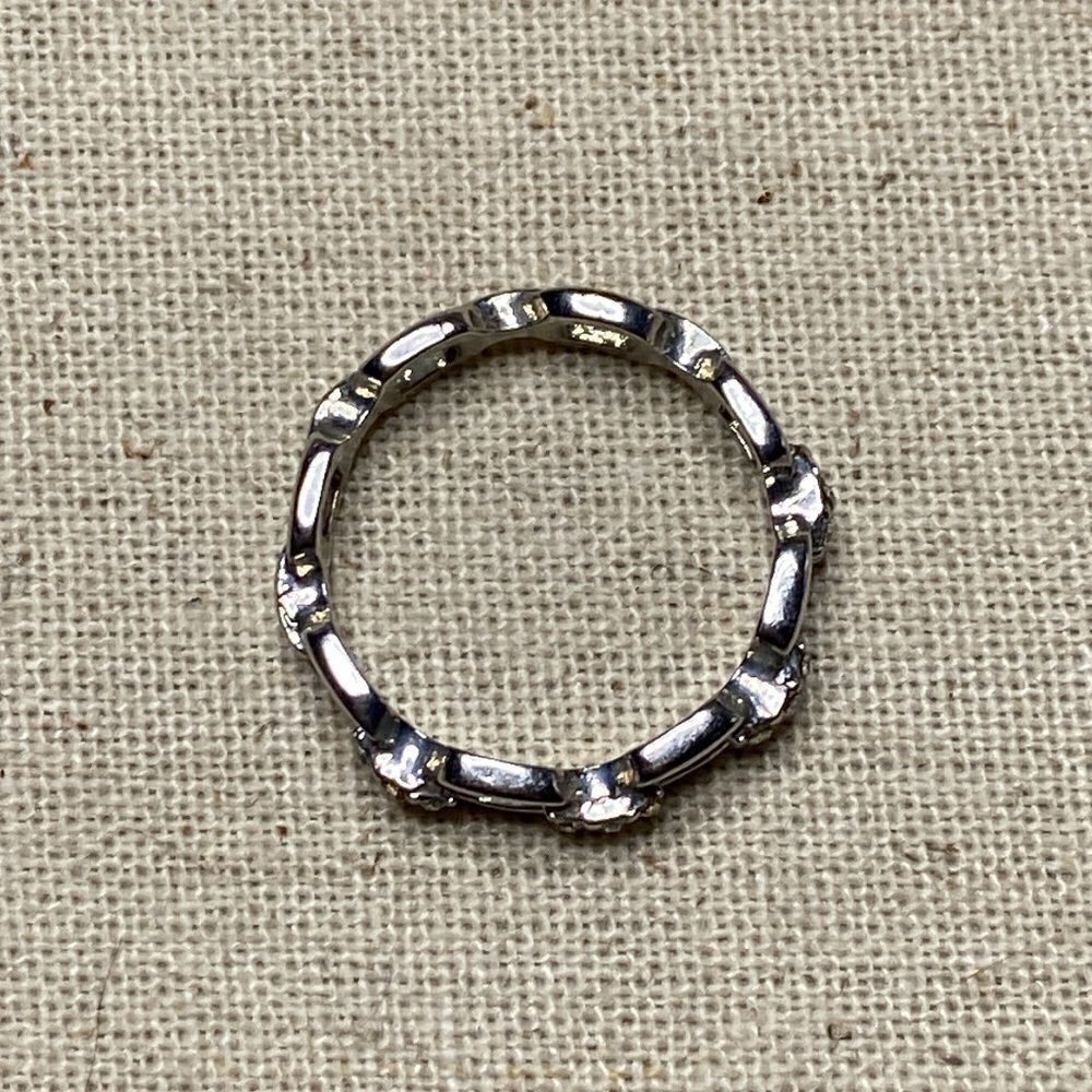 💛 Silver Tone Rhinestone Cable Ring - Picture 6 of 6